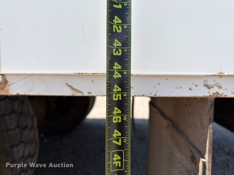 image for item EW8810 2001 International 4700 bucket truck