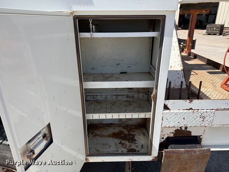 image for item EW8810 2001 International 4700 bucket truck