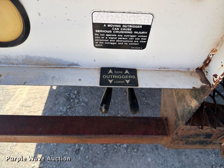 image for item EW8810 2001 International 4700 bucket truck