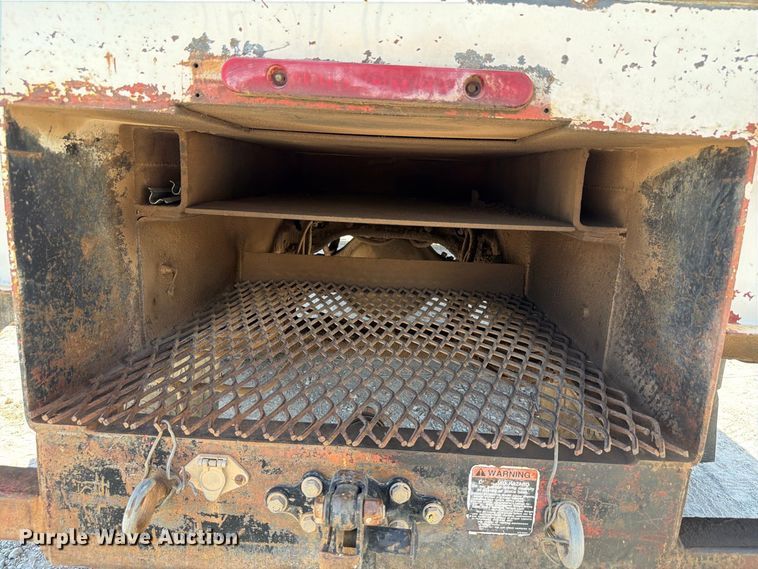 image for item EW8810 2001 International 4700 bucket truck