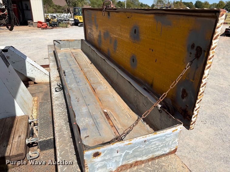 image for item EW8810 2001 International 4700 bucket truck