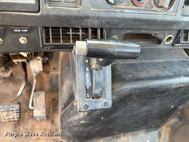image for item EW8810 2001 International 4700 bucket truck
