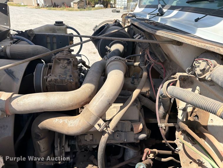 image for item EW8810 2001 International 4700 bucket truck