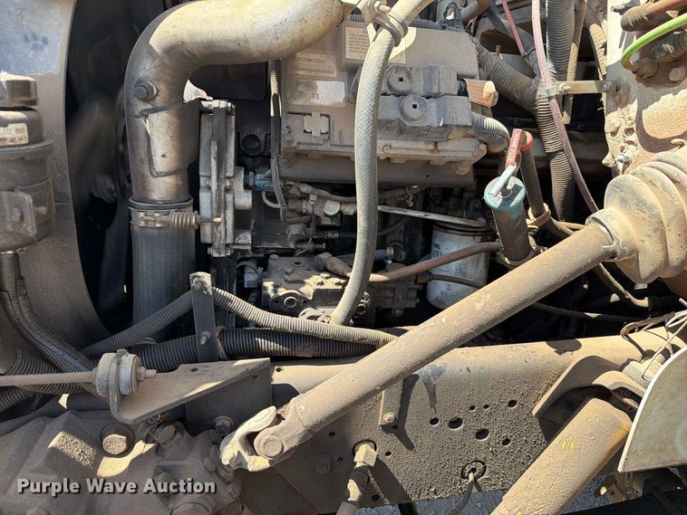 image for item EW8810 2001 International 4700 bucket truck