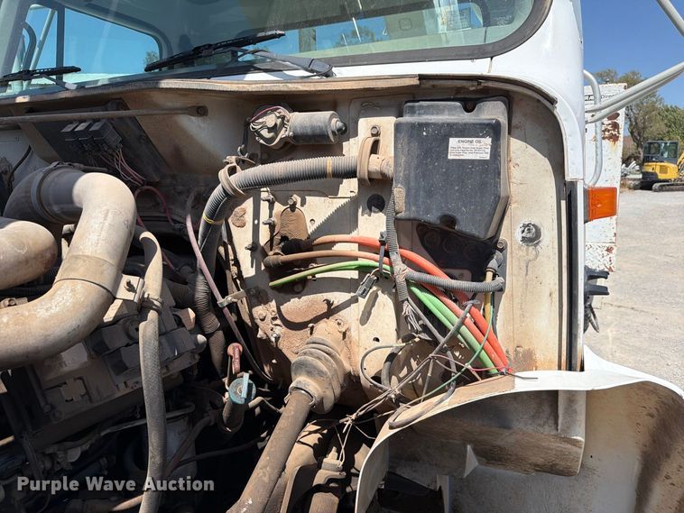 image for item EW8810 2001 International 4700 bucket truck