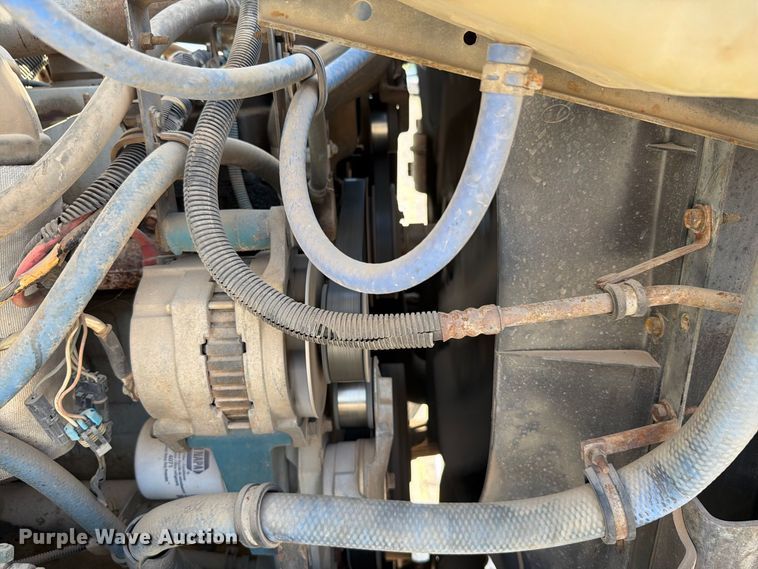 image for item EW8810 2001 International 4700 bucket truck
