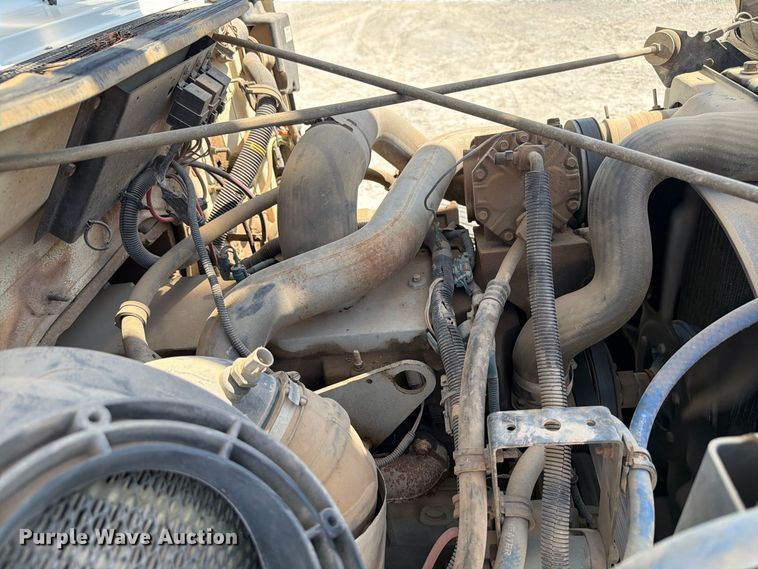 image for item EW8810 2001 International 4700 bucket truck