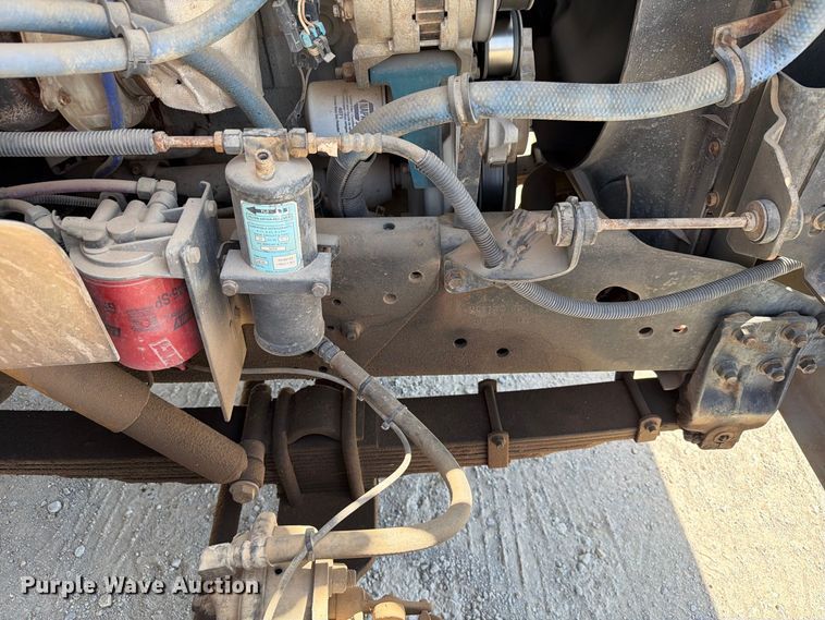 image for item EW8810 2001 International 4700 bucket truck