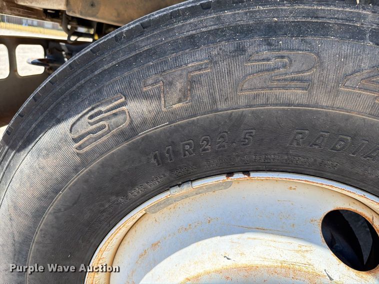 image for item EW8810 2001 International 4700 bucket truck