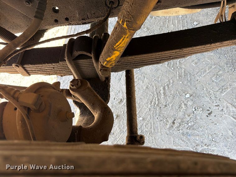image for item EW8810 2001 International 4700 bucket truck