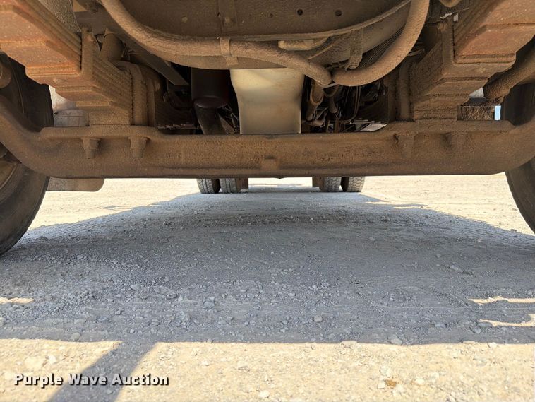 image for item EW8810 2001 International 4700 bucket truck