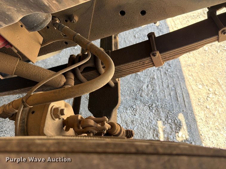 image for item EW8810 2001 International 4700 bucket truck