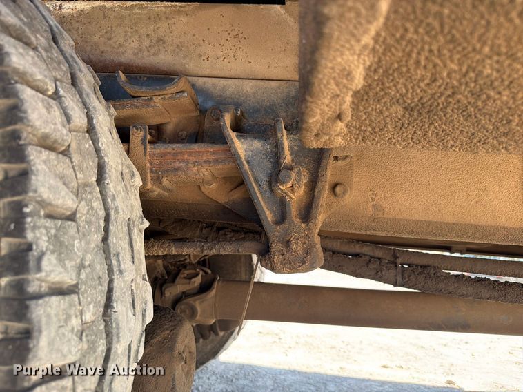 image for item EW8810 2001 International 4700 bucket truck