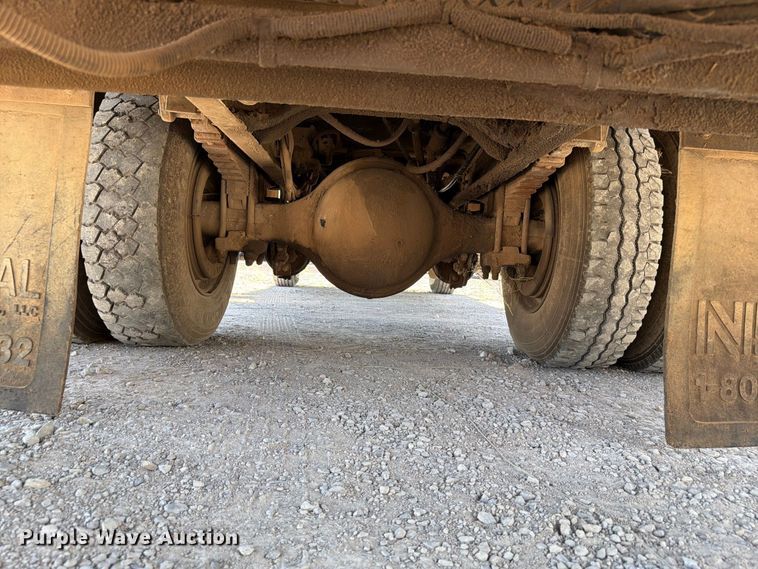 image for item EW8810 2001 International 4700 bucket truck