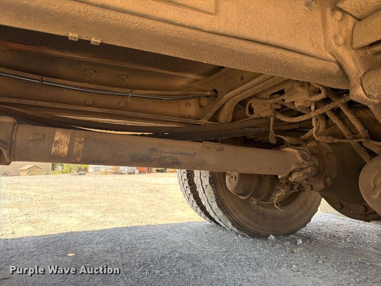 image for item EW8810 2001 International 4700 bucket truck