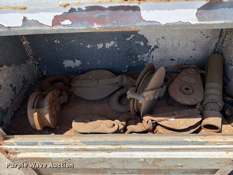 image for item EW8812 1991 International 4900 vacuum truck