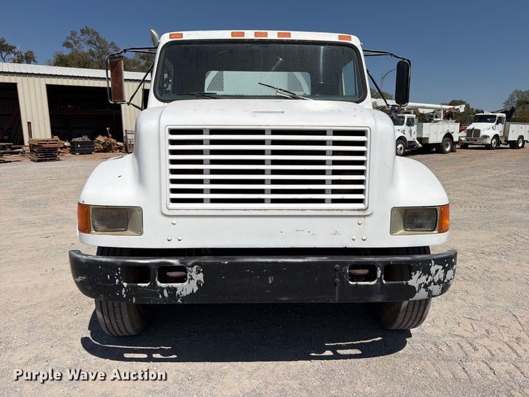 image for item EW8812 1991 International 4900 vacuum truck