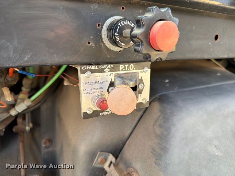 image for item EW8812 1991 International 4900 vacuum truck