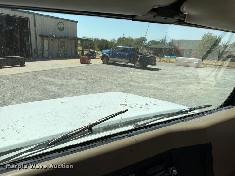 image for item EW8812 1991 International 4900 vacuum truck