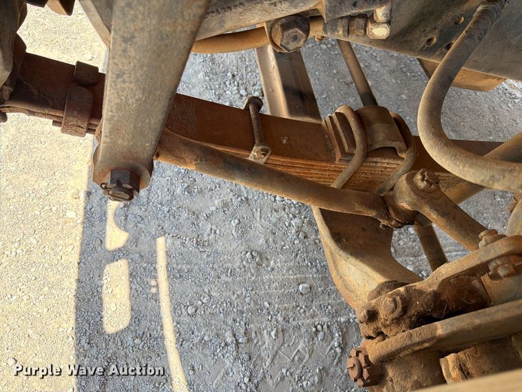 image for item EW8812 1991 International 4900 vacuum truck