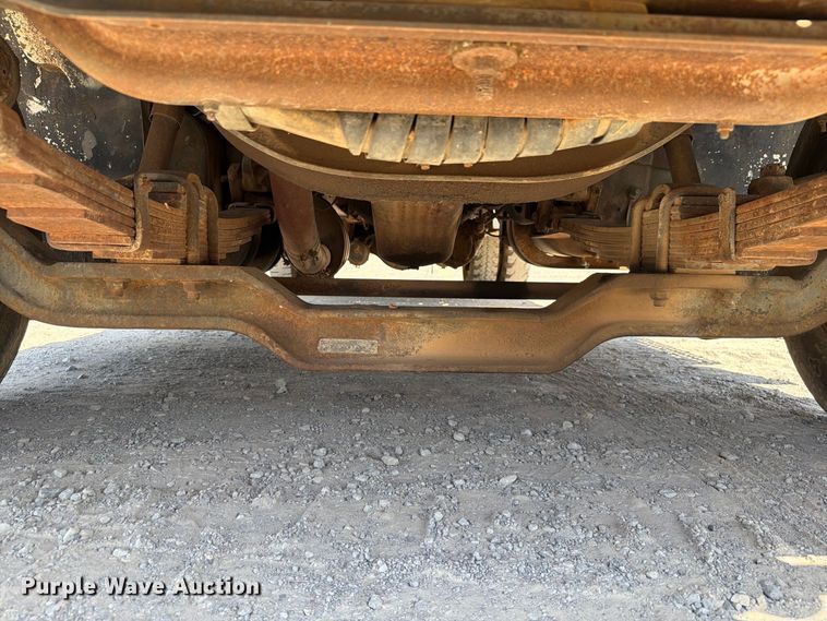 image for item EW8812 1991 International 4900 vacuum truck