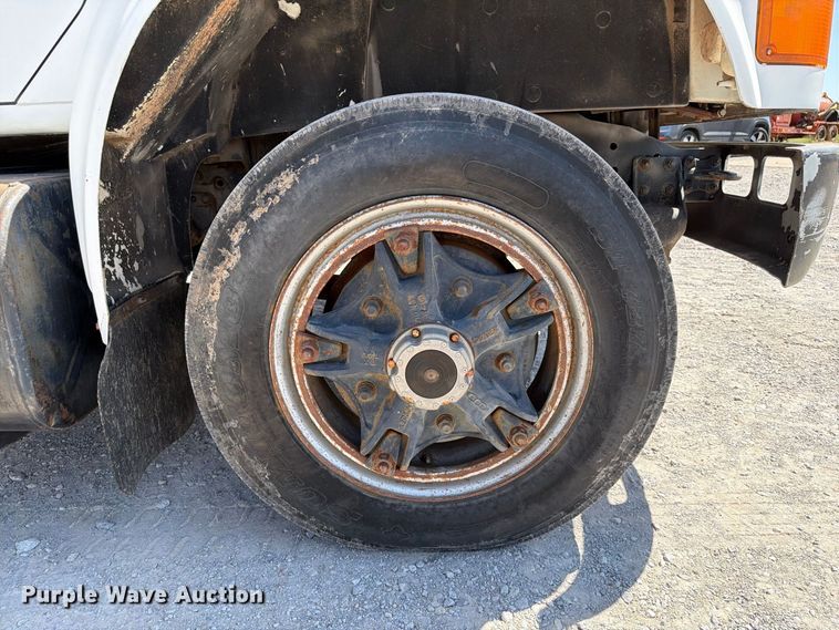 image for item EW8812 1991 International 4900 vacuum truck