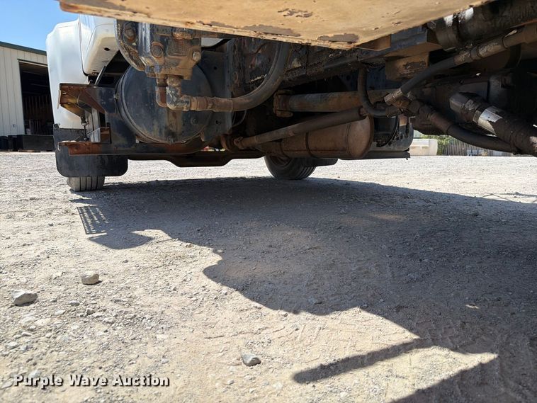 image for item EW8812 1991 International 4900 vacuum truck