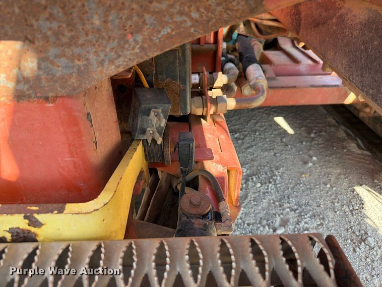 image for item EW8817 2012 Ditch Witch JT4020 Mach1 directional boring unit