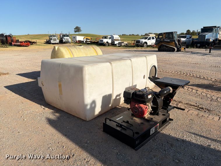 image for item EW8819 Ditch Witch MM9 mud mixing pump with poly tanks