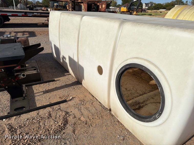 image for item EW8819 Ditch Witch MM9 mud mixing pump with poly tanks