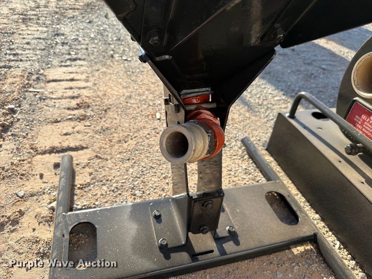 image for item EW8819 Ditch Witch MM9 mud mixing pump with poly tanks