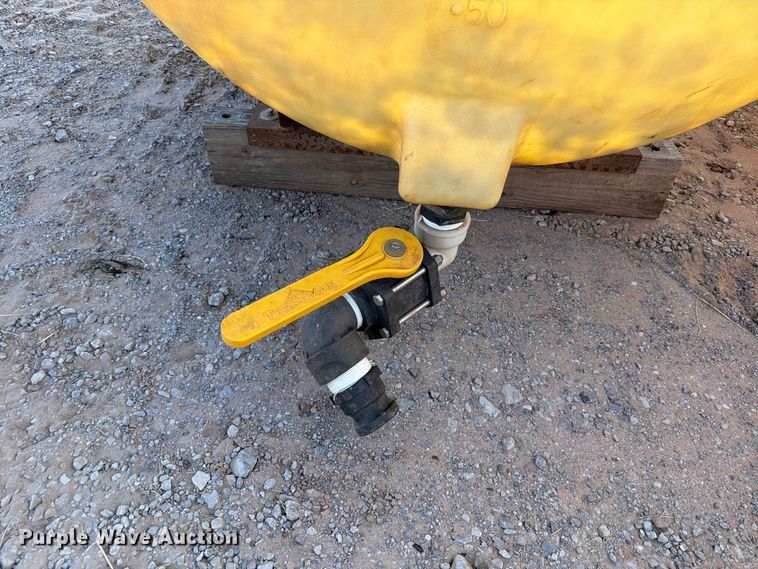 image for item EW8819 Ditch Witch MM9 mud mixing pump with poly tanks