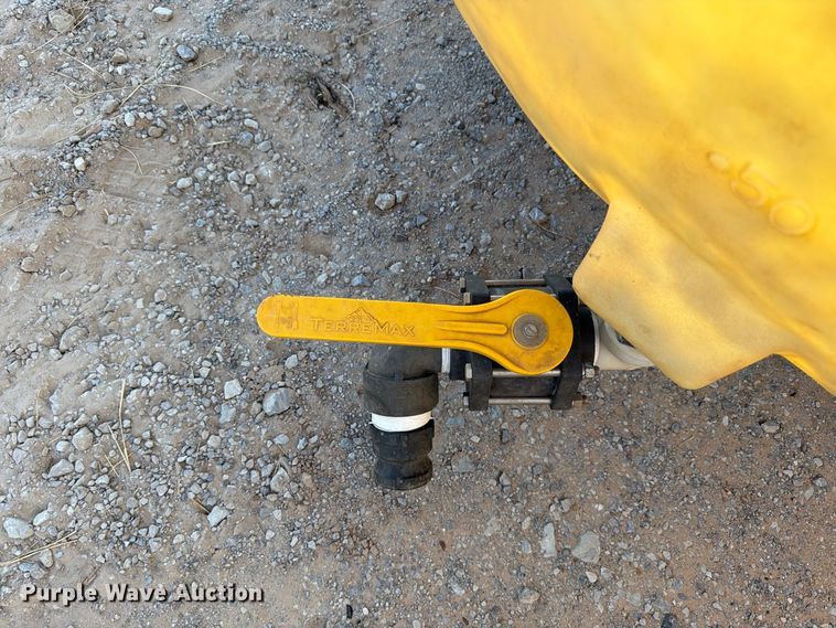 image for item EW8819 Ditch Witch MM9 mud mixing pump with poly tanks