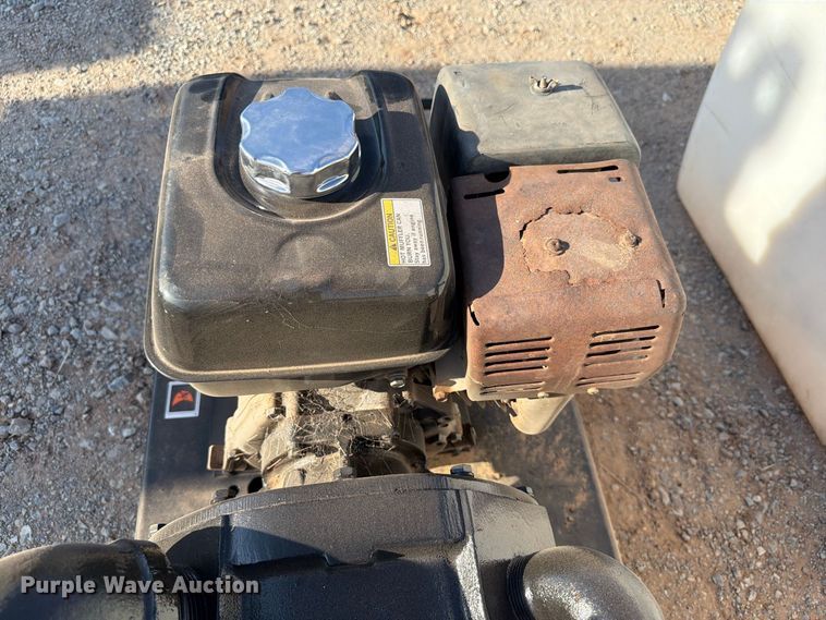 image for item EW8819 Ditch Witch MM9 mud mixing pump with poly tanks