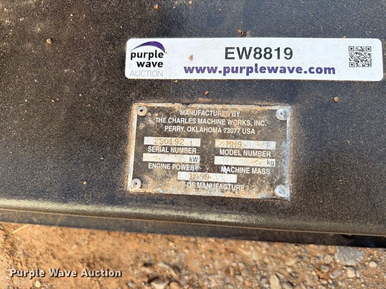image for item EW8819 Ditch Witch MM9 mud mixing pump with poly tanks