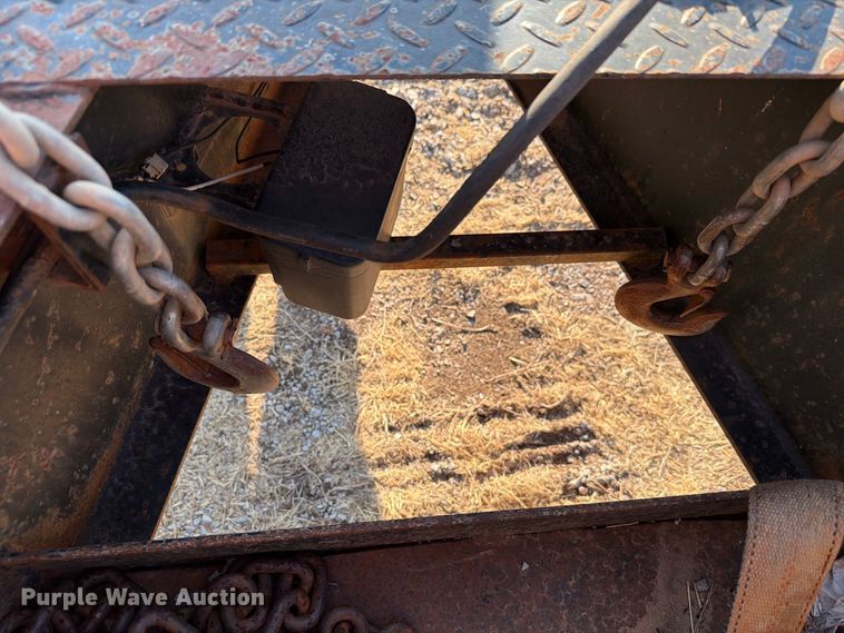image for item EW8886 2009 Starlite equipment trailer