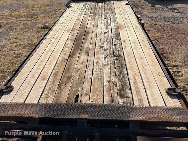image for item EW8886 2009 Starlite equipment trailer
