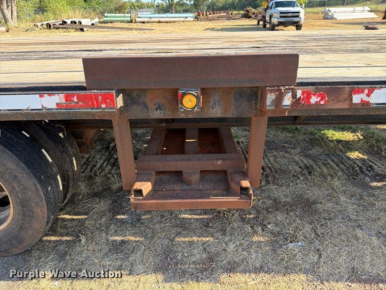 image for item EW8886 2009 Starlite equipment trailer