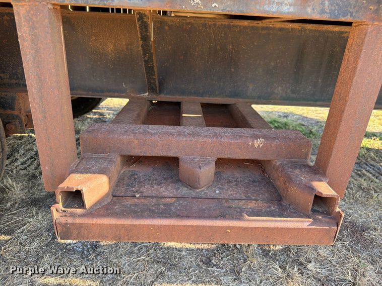 image for item EW8886 2009 Starlite equipment trailer