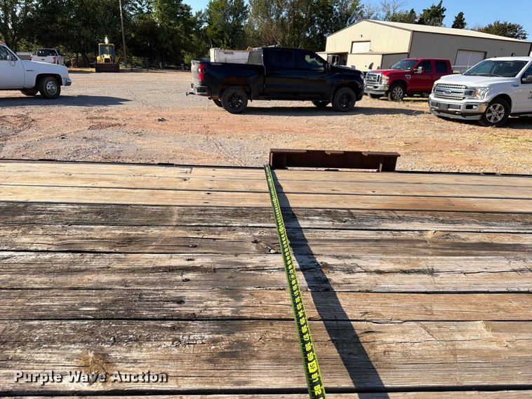 image for item EW8886 2009 Starlite equipment trailer