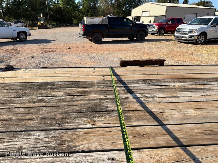 image for item EW8886 2009 Starlite equipment trailer