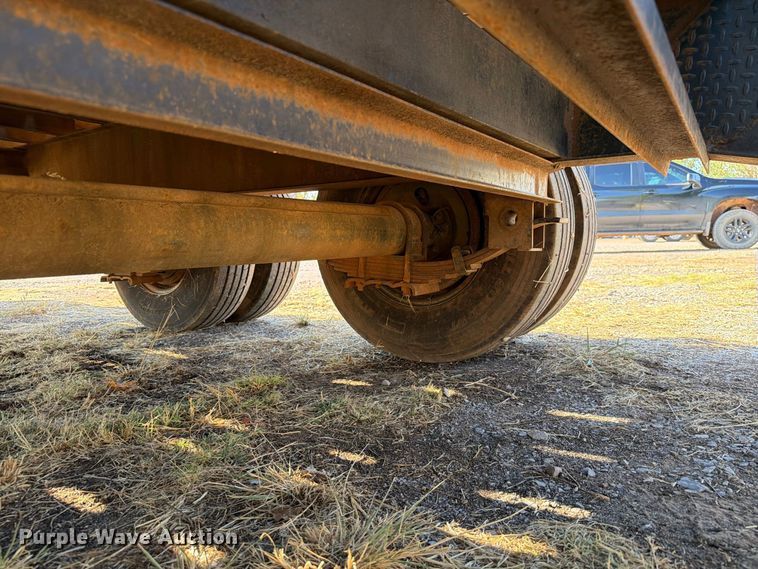 image for item EW8886 2009 Starlite equipment trailer