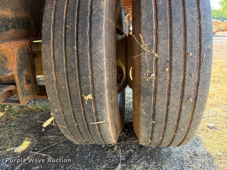 image for item EW8886 2009 Starlite equipment trailer