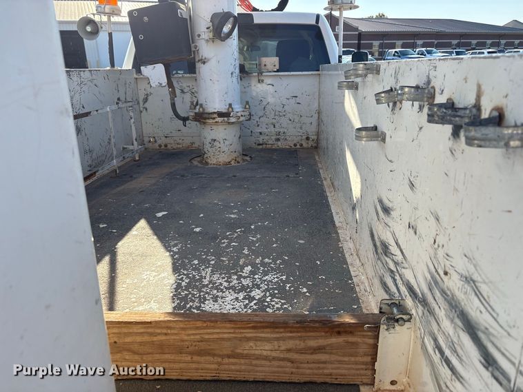 image for item EX0032 2014 RAM 5500 Crew Cab bucket truck