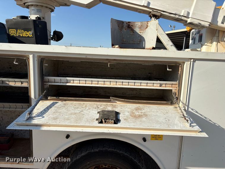 image for item EX0032 2014 RAM 5500 Crew Cab bucket truck