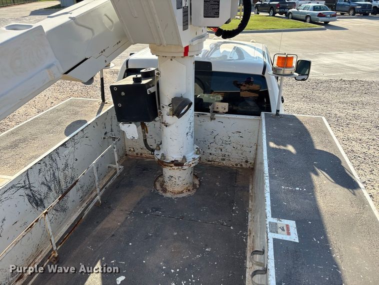 image for item EX0032 2014 RAM 5500 Crew Cab bucket truck