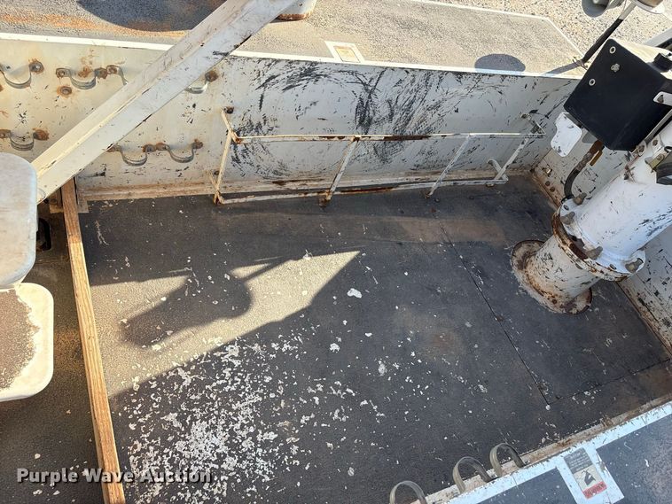 image for item EX0032 2014 RAM 5500 Crew Cab bucket truck
