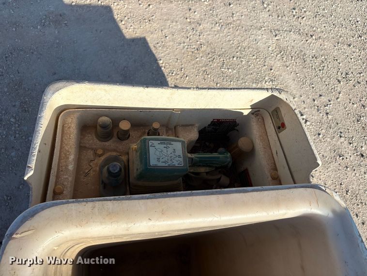 image for item EX0032 2014 RAM 5500 Crew Cab bucket truck