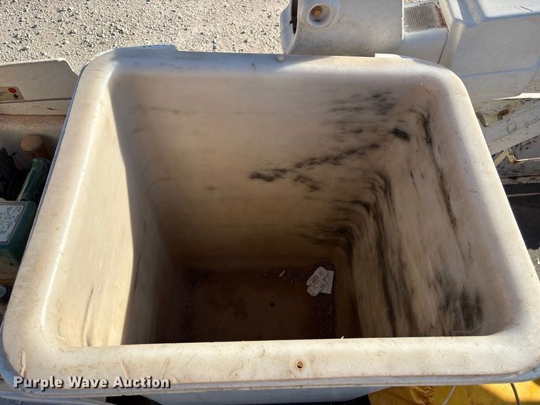 image for item EX0032 2014 RAM 5500 Crew Cab bucket truck
