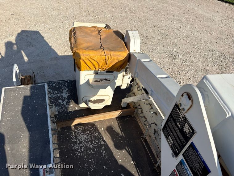 image for item EX0032 2014 RAM 5500 Crew Cab bucket truck